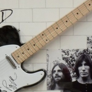 ROGER-WATERS-'The-Wall'-signed-Guitar